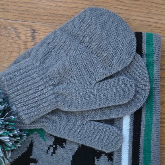 CAPELLI OF NEW YORK BRAND BOYS GRAY & BLACK DINOSAUR WINTER HAT & MITTENS 2T-4T - Picture 5 of 11